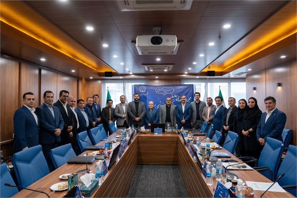 درخشش پتروشیمی مروارید در مجمع سالیانه با رشد ۹۶ درصدی سود خالص درخشش پتروشیمی مروارید در مجمع سالیانه با رشد ۹۶ درصدی سود خالص