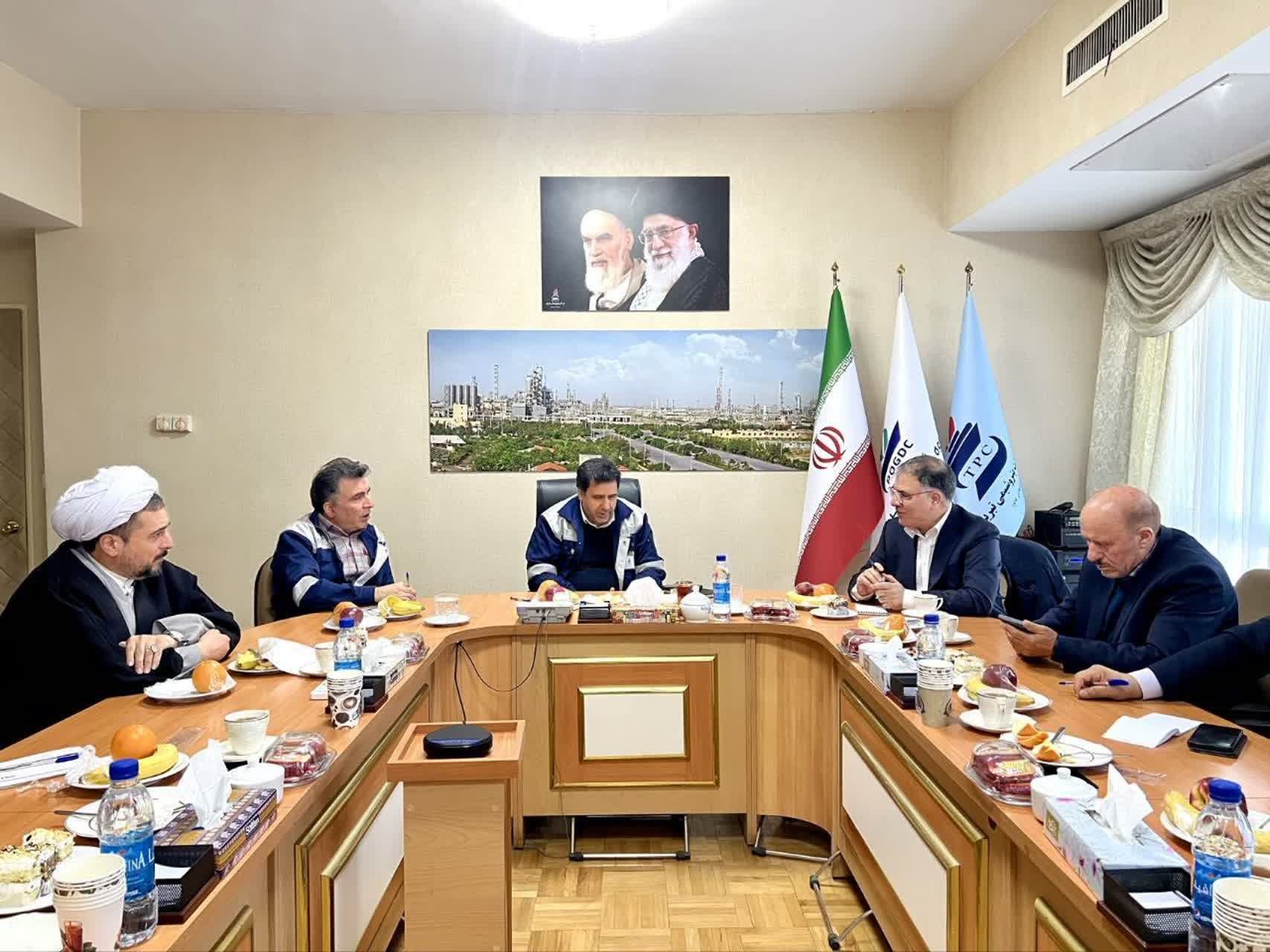  دیدار رییس هیئت مدیره بانک رفاه کارگران با مدیرعامل شرکت پتروشیمی تبریز